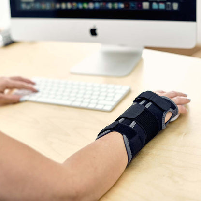 Aero-Tech Neoprene Wrist Splint (RRP £12.99)